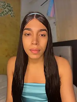 Snapshot of AmbarFoxx_ chatting on 06-19-26, 04:51 AmbarFoxx online show from 06-19-26, 04:51