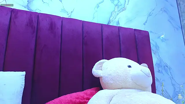 PrincePoppy online show from 10-27-25, 08:32