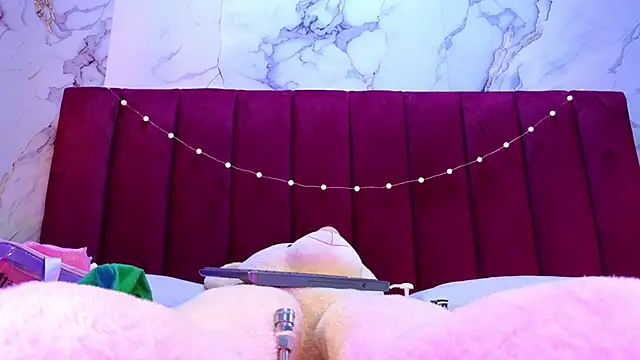 PrincePoppy online show from 12-21-25, 04:30