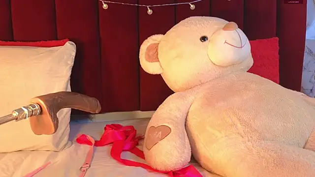 PrincePoppy online show from 10-18-25, 08:33