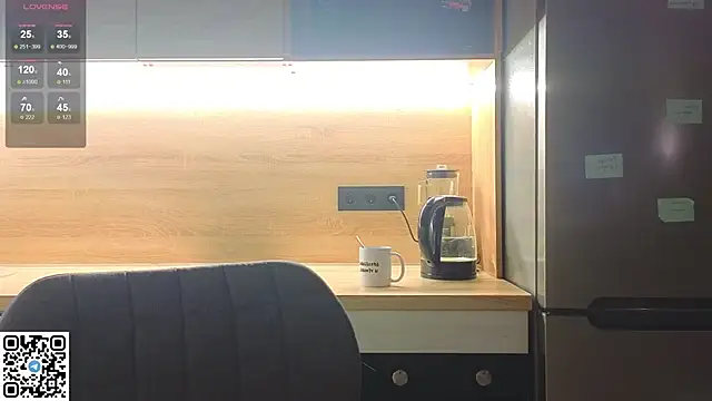 miss bubbles  online show from 10-21-25, 12:21