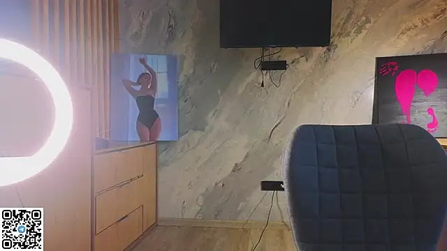 miss bubbles  online show from 11-08-25, 02:37