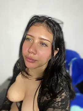 Snapshot of snow_doll chatting on 04-24-26, 02:35 snow doll online show from 04-24-26, 02:35