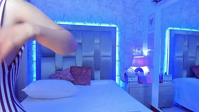 AlliceWinter online show from 11-06-25, 11:58