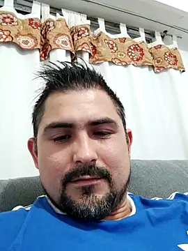 Snapshot of Bradd_32 chatting on 09-28-25, 10:39 Bradd 32 online show from 09-28-25, 10:39