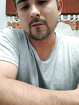 Bradd 32 online show from 11-17-25, 02:48