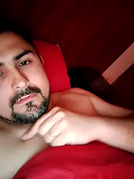 Snapshot of Bradd_32 chatting on 09-27-25, 05:08 Bradd 32 online show from 09-27-25, 05:08