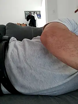 Bradd 32 online show from 11-17-25, 04:55