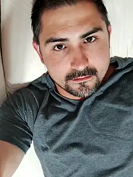 Bradd 32 online show from 11-10-25, 01:43