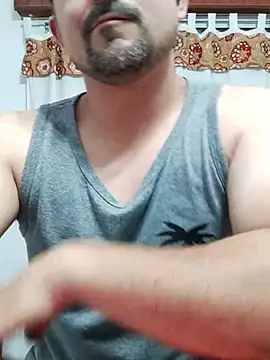 Snapshot of Bradd_32 chatting on 10-23-25, 02:10 Bradd 32 online show from 10-23-25, 02:10