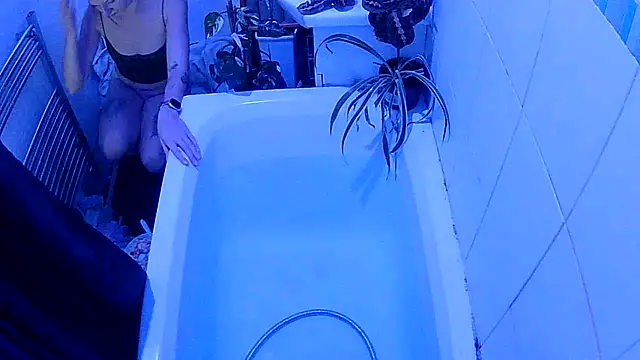 AvaFox x online show from 10-21-25, 05:34