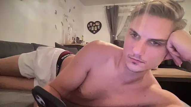 Sweetbooy90 online show from 10-17-25, 09:38