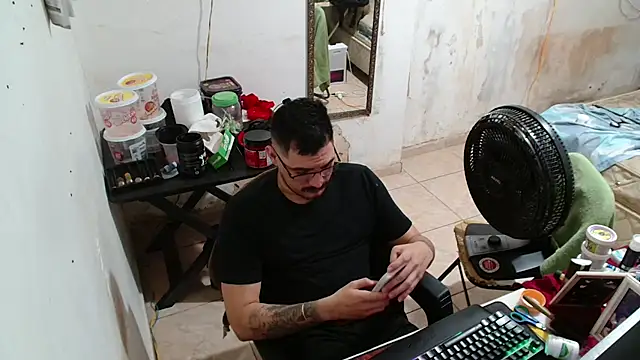 Leonino231 online show from 12-20-25, 02:36