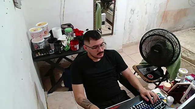 Leonino231 online show from 12-20-25, 10:12