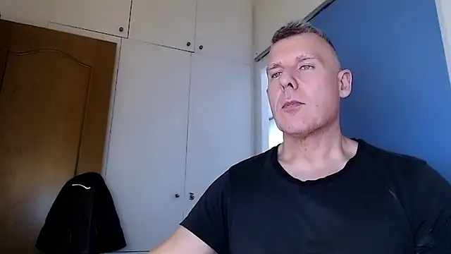 tomfoxcam online show from 10-02-25, 05:49