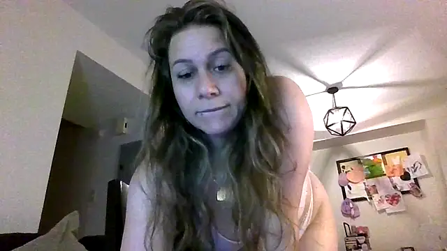 Snapshot of thedevinemama chatting on 06-15-26, 01:50 thedevinemama online show from 06-15-26, 01:50
