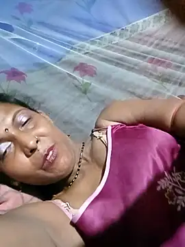 Snapshot of Savita992 chatting on 06-11-26, 08:50 Savita992 online show from 06-11-26, 08:50