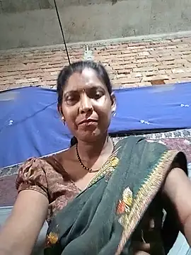 Snapshot of Savita992 chatting on 06-11-26, 08:44 Savita992 online show from 06-11-26, 08:44