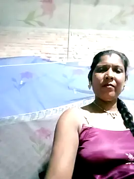 Snapshot of Savita992 chatting on 06-21-26, 03:07 Savita992 online show from 06-21-26, 03:07