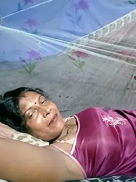 Snapshot of Savita992 chatting on 07-07-26, 07:28 Savita992 online show from 07-07-26, 07:28