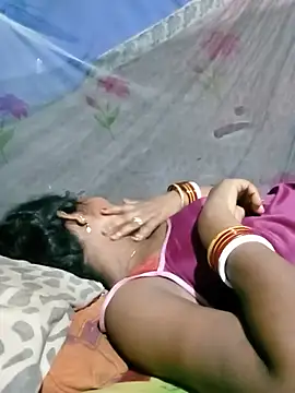 Snapshot of Savita992 chatting on 07-02-26, 07:31 Savita992 online show from 07-02-26, 07:31