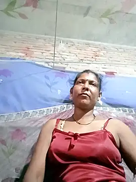 Snapshot of Savita992 chatting on 06-15-26, 01:06 Savita992 online show from 06-15-26, 01:06