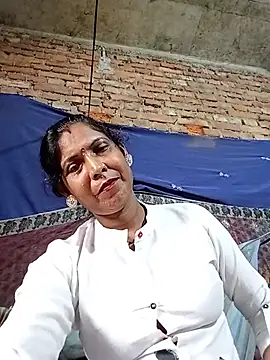 Snapshot of Savita992 chatting on 07-12-26, 06:47 Savita992 online show from 07-12-26, 06:47