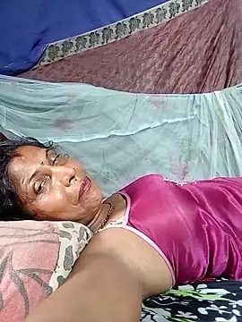 Snapshot of Savita992 chatting on 06-16-26, 08:58 Savita992 online show from 06-16-26, 08:58