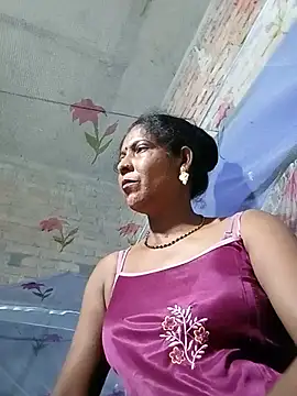 Snapshot of Savita992 chatting on 06-15-26, 07:35 Savita992 online show from 06-15-26, 07:35