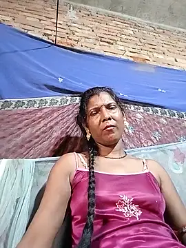 Snapshot of Savita992 chatting on 06-18-26, 09:14 Savita992 online show from 06-18-26, 09:14