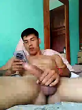 Snapshot of frankitocam4 chatting on 03-13-26, 03:06 frankitocam4 online show from 03-13-26, 03:06