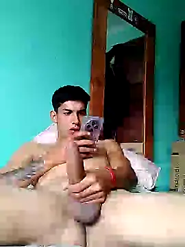 Snapshot of frankitocam4 chatting on 03-06-26, 05:30 frankitocam4 online show from 03-06-26, 05:30