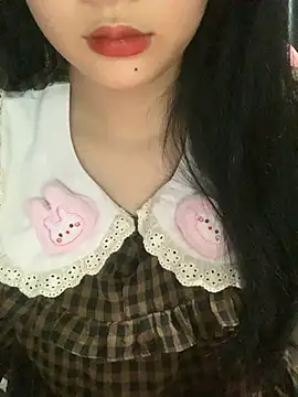 Linhtruong  online show from 11-17-25, 12:53