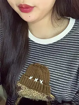 Linhtruong  online show from 12-22-25, 04:23