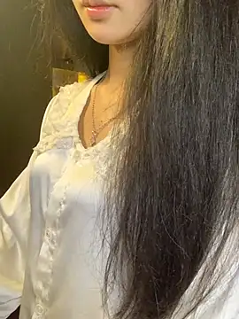 Nhinhi18 online show from 03-26-26, 03:32