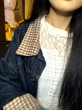 Nhinhi18 online show from 01-17-26, 04:21