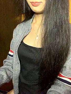 Nhinhi18 online show from 11-13-25, 04:11