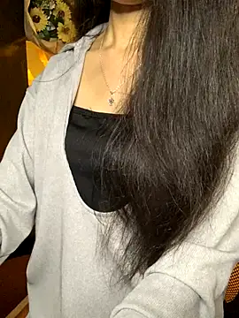 Nhinhi18 online show from 10-25-25, 03:12