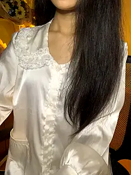 Snapshot of Nhinhi18 chatting on 09-25-25, 03:29 Nhinhi18 online show from 09-25-25, 03:29