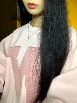 Nhinhi18 online show from 11-17-25, 03:05