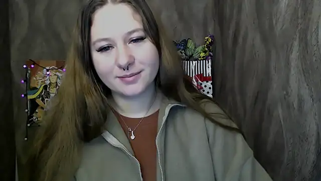 Snapshot of Linda_S_ chatting on 10-15-25, 05:50 Linda S online show from 10-15-25, 05:50