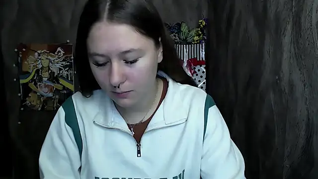 Snapshot of Linda_S_ chatting on 09-19-25, 07:45 Linda S online show from 09-19-25, 07:45