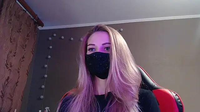 Iris lave online show from 10-14-25, 03:12