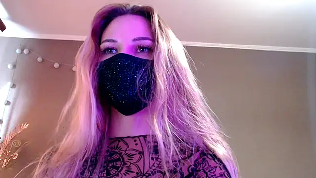 Iris lave online show from 04-13-26, 02:43