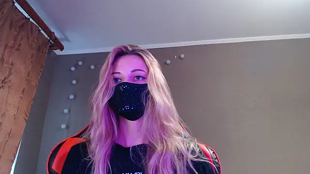 Iris lave online show from 10-18-25, 02:41