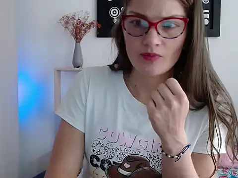 Camila-ventura online show from 10-05-25, 11:34