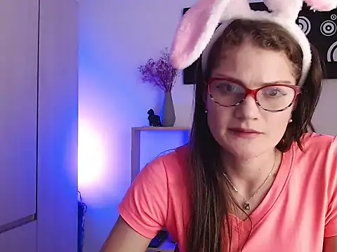 Camila-ventura online show from 10-28-25, 07:46