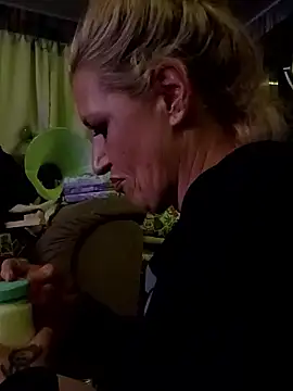 Snapshot of THAT-HOT-COUPLE chatting on 04-06-26, 10:38 THAT-HOT-COUPLE online show from 04-06-26, 10:38