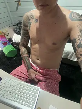 Snapshot of AnimistEquity chatting on 10-27-25, 07:59 AnimistEquity online show from 10-27-25, 07:59