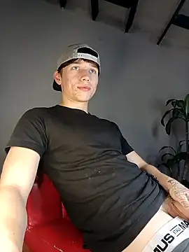 Snapshot of Logan_sixxer chatting on 11-15-25, 09:30 Logan sixxer online show from 11-15-25, 09:30